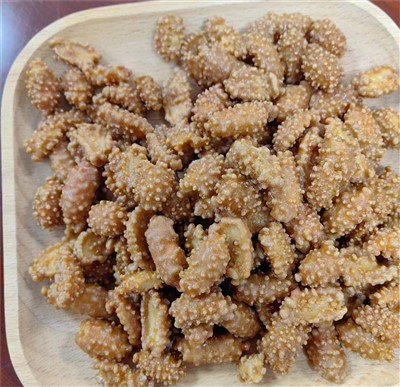 Issiq sotiladigan va çıtır xitoy qahvasi yeryong'oq